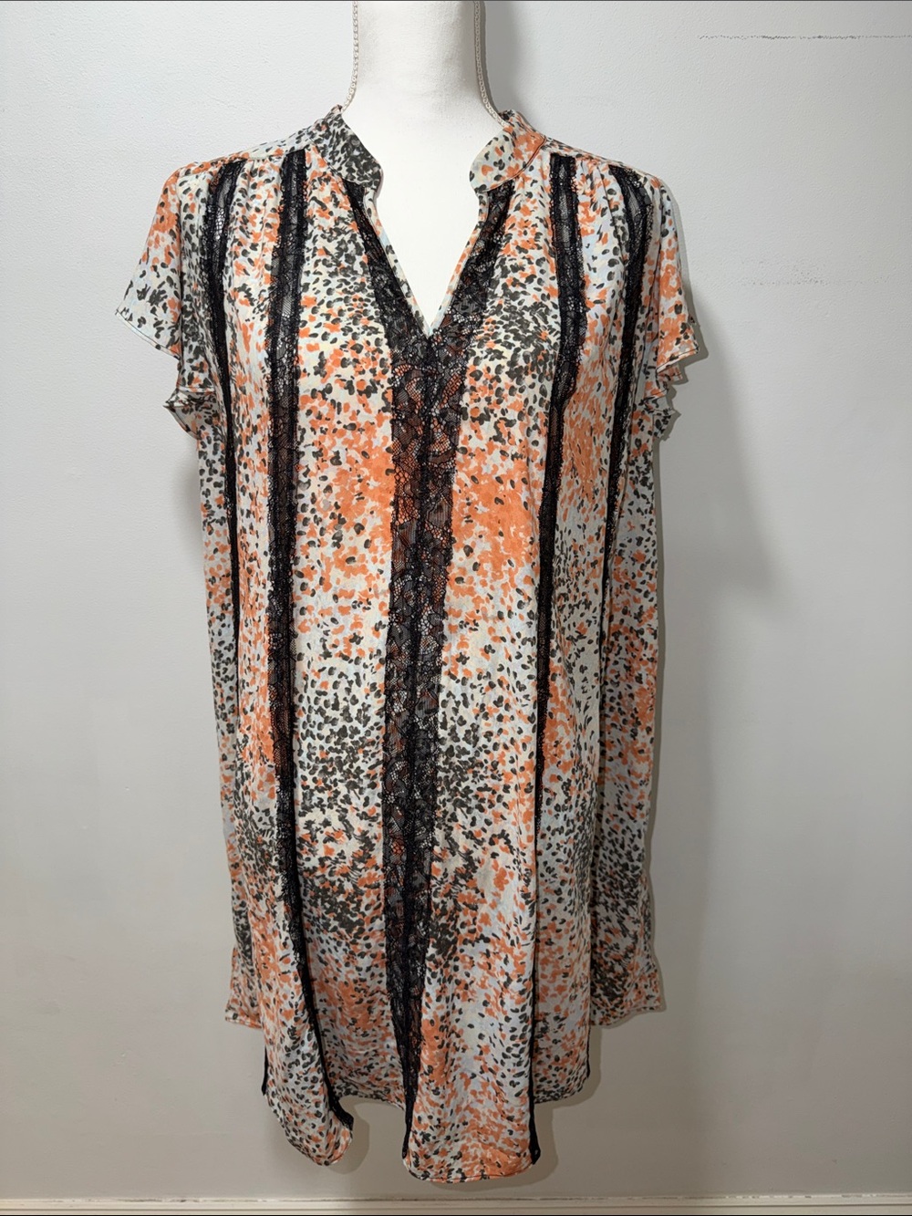 BCBGMAXAZRIA Floral Ruffle Sleeve Dress Flowy Girly Art Deco Lace Size Small